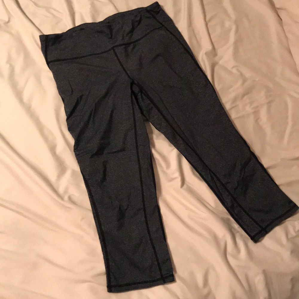 Gray Gap Body Crop Leggings
